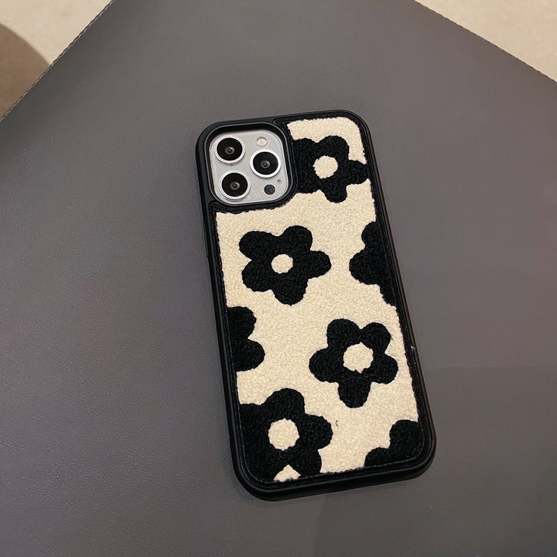Plush Flowers Are Suitable For Ladies Autumn And Winter Mobile Phone Cases - Plush flowers - worn styled shot