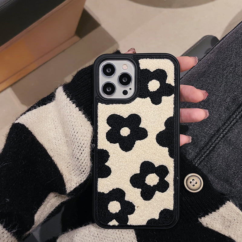 Plush Flowers Are Suitable For Ladies Autumn And Winter Mobile Phone Cases - Plush flowers - size comparison