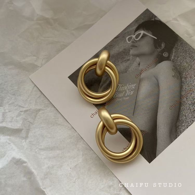 Baroque Statement Earrings – Retro Metal Ear Ornaments