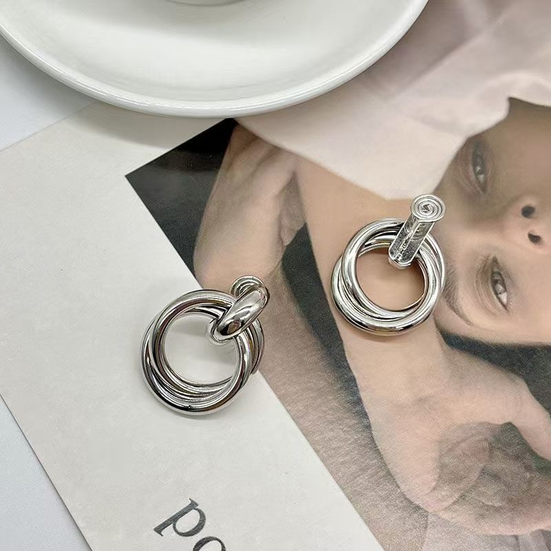 Minimalist Metal Statement Earrings, Trendy Retro Baroque Ear Ornaments - Style 1 - back view